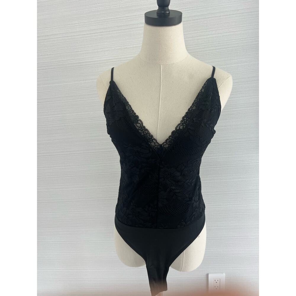Urban Outfitters Out From Under Black Lace Bodysuit in Black. Size Medium